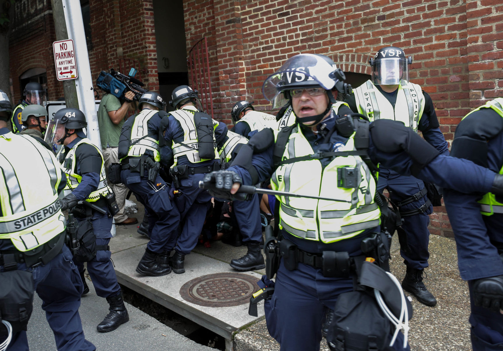CDP 0813 demonstrators651.JPG